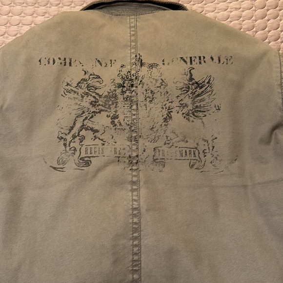 This is a rear find. I I don’t think this jacket is made any longer. - Picture 4 of 6